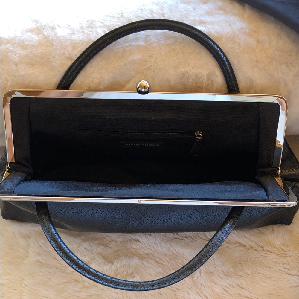 Elegant Black Women's Handbag - Picture 2 of 6